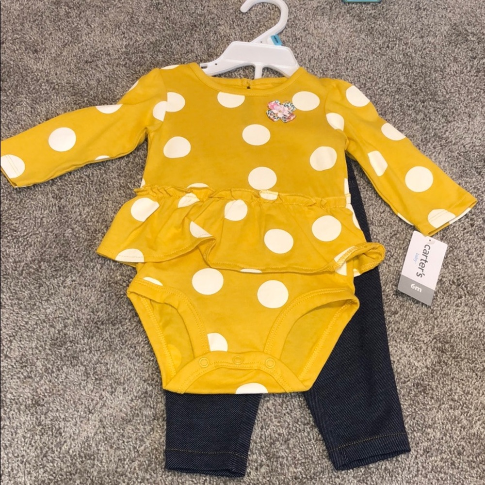 Carter’s babygirl set